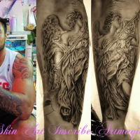 プロラグビー選手・ジェイミーヘンリーさん・天使・洋彫り・ブラック＆グレー・スポーツ選手タトゥー・tattoo